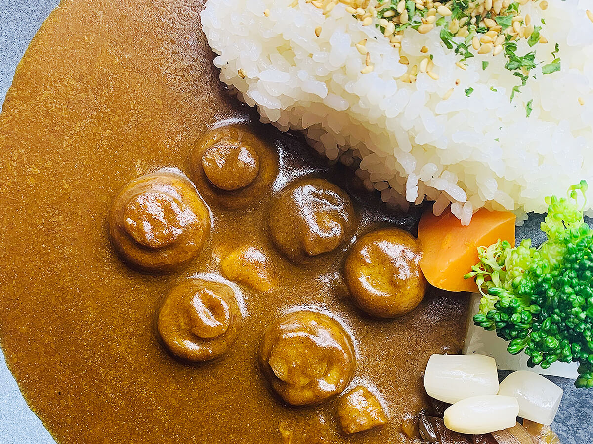 Curry rice with lots of mushrooms