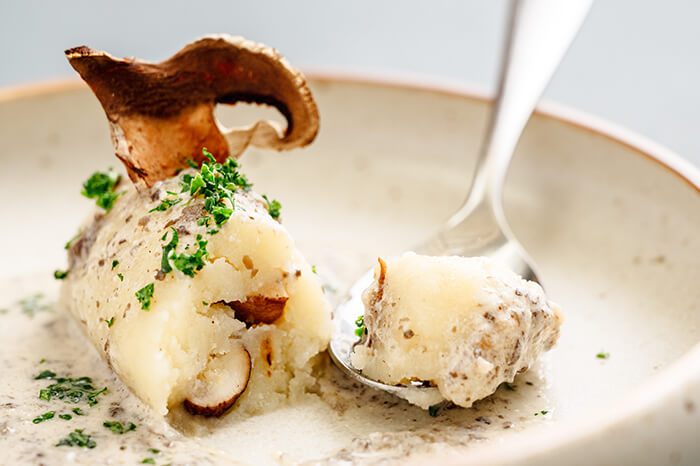 Mashed Potatoes and Duxelles Cream Sauce02